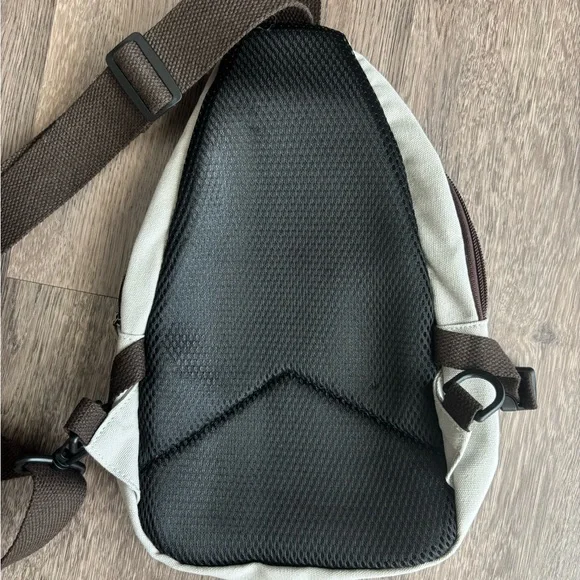 My Neighbor Totoro Sling Bag (unisex) - Picture 6 of 6